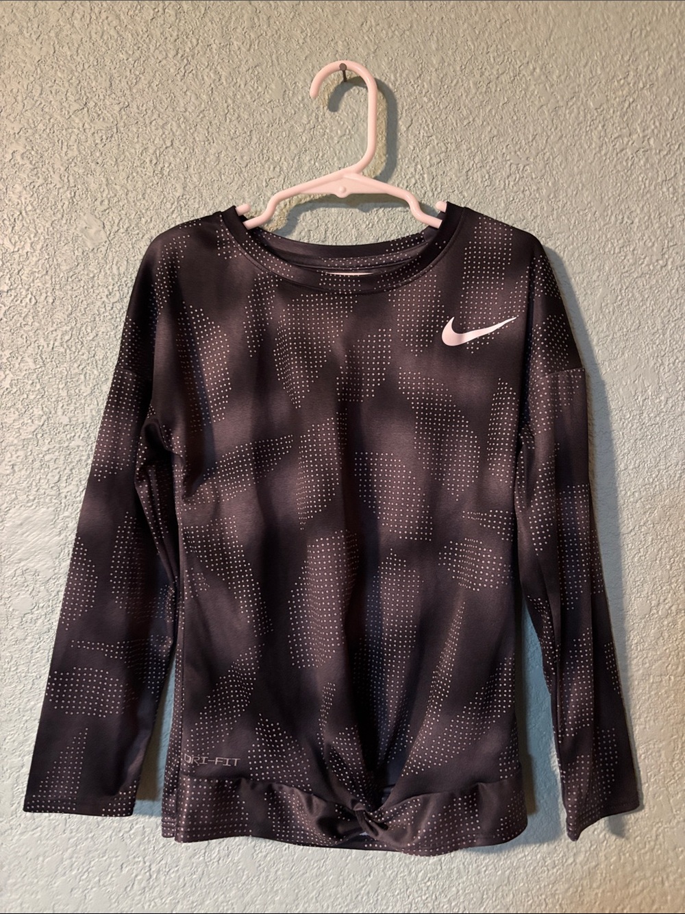Nike Girls Black Dri-FIT Twist Hem Long Sleeve Athletic Top Size Medium Good